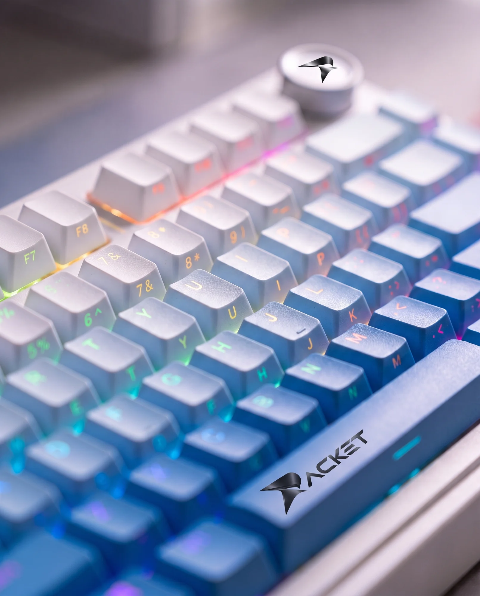 RACKET K75 in Cloud Blue, close-up of the keycaps and knob